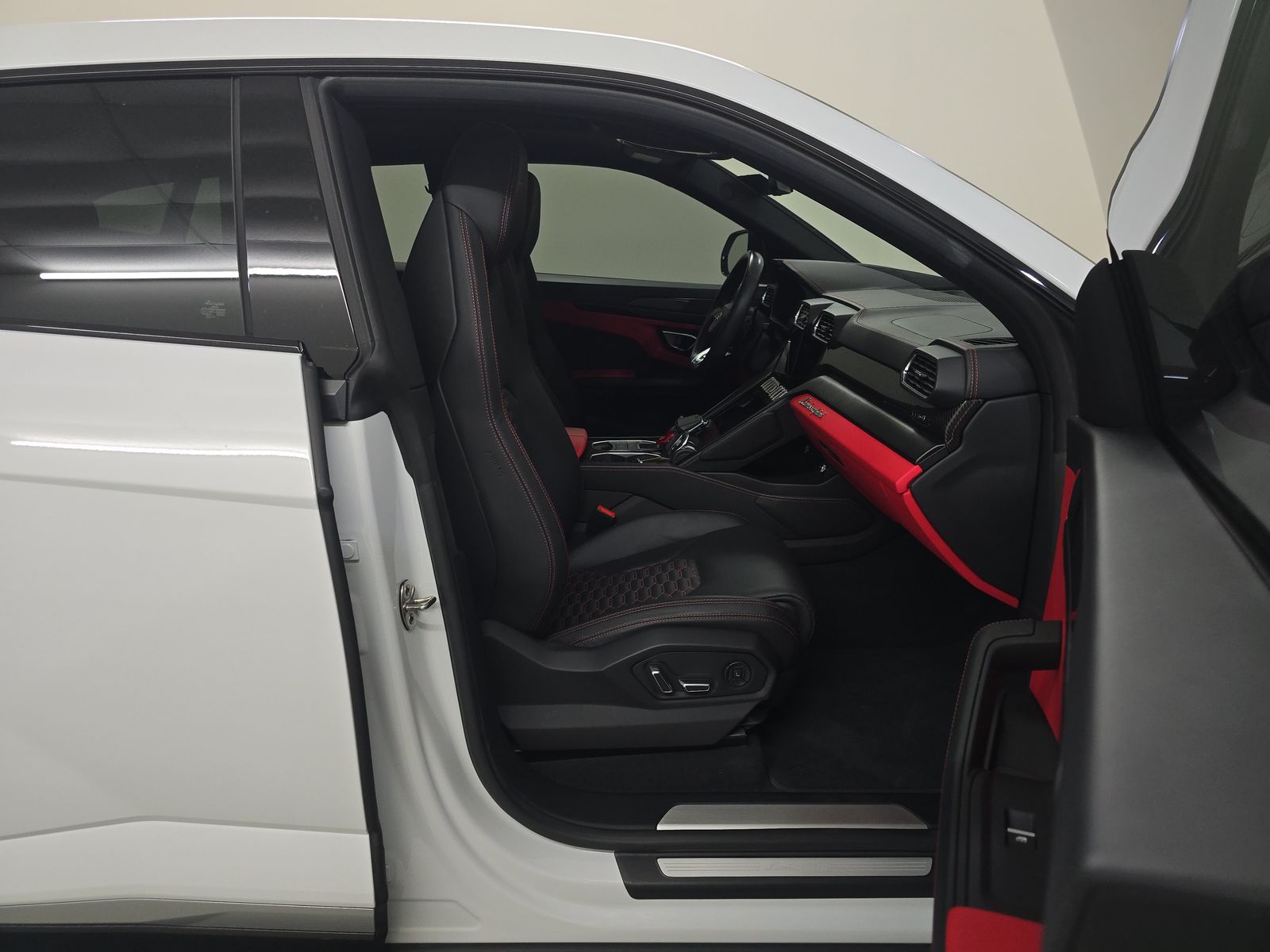 2021 Lamborghini Urus Base AWD