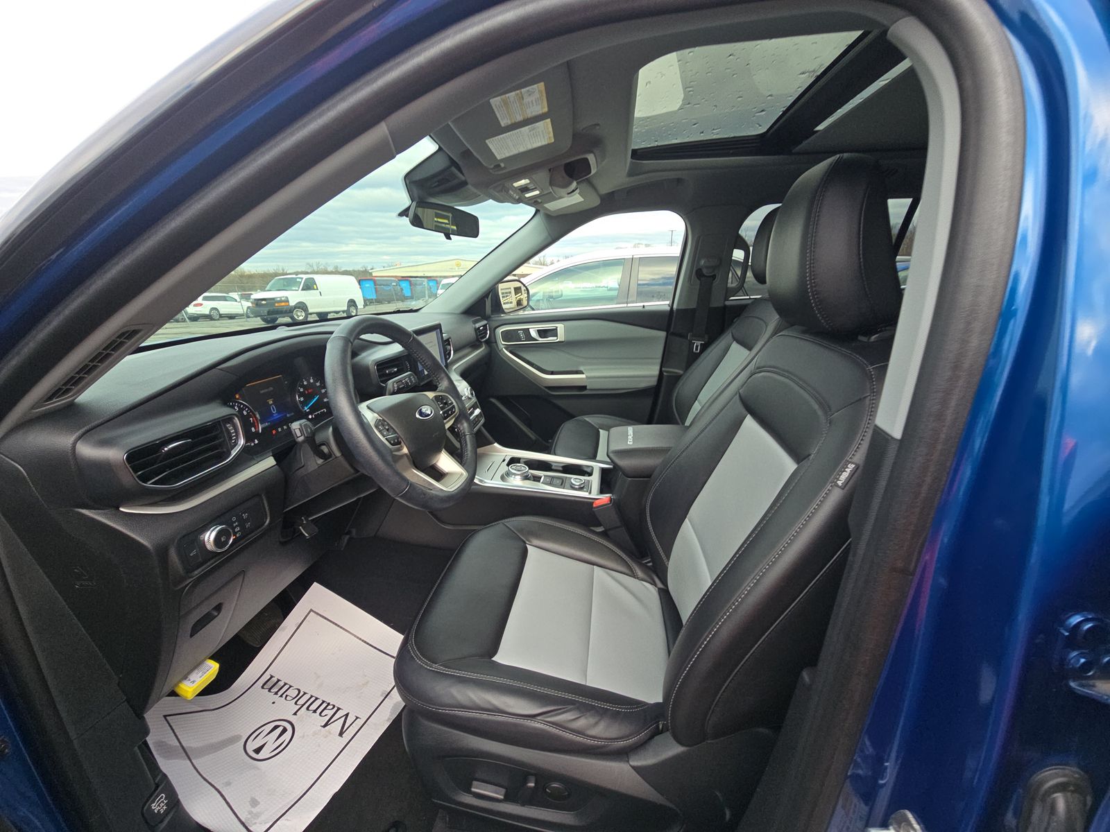 2022 Ford Explorer XLT AWD