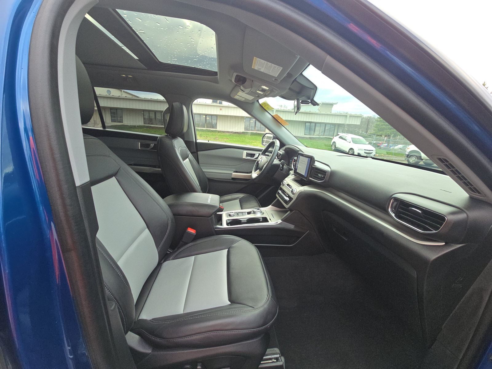 2022 Ford Explorer XLT AWD