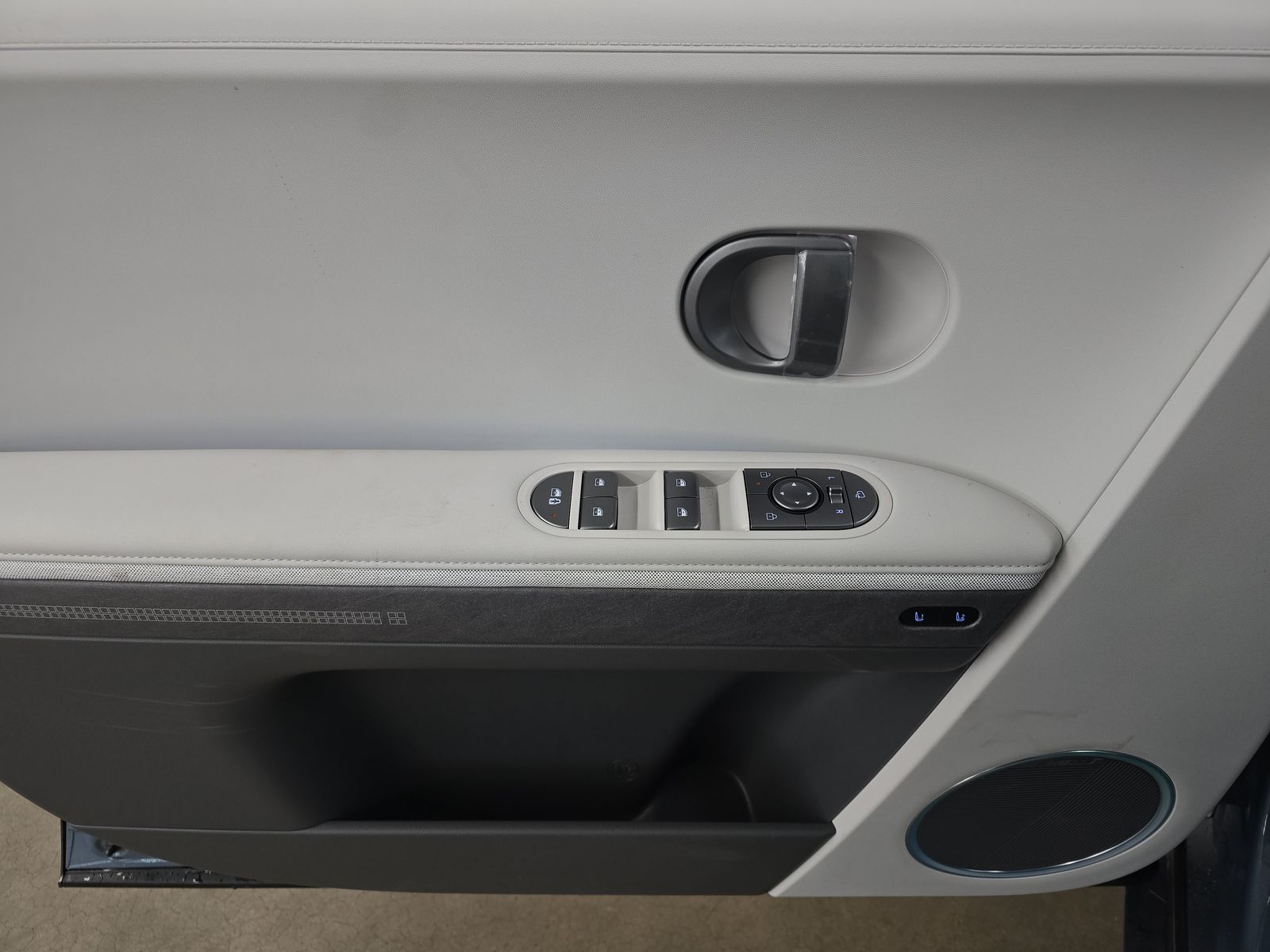 HYUNDAI LIMITED - 10