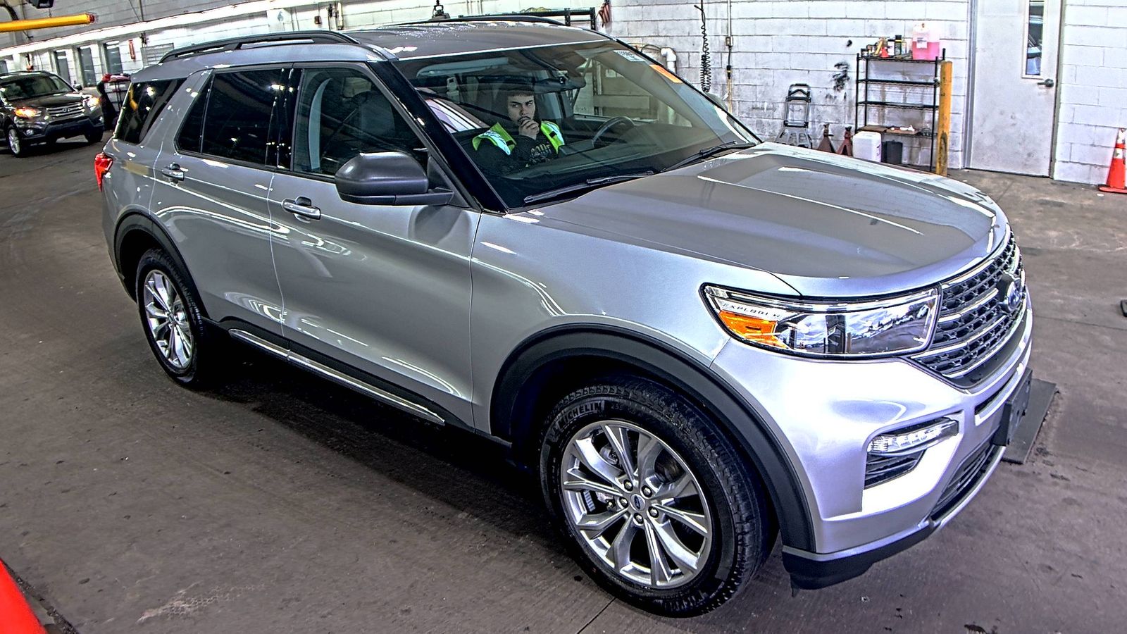 2023 Ford Explorer XLT AWD
