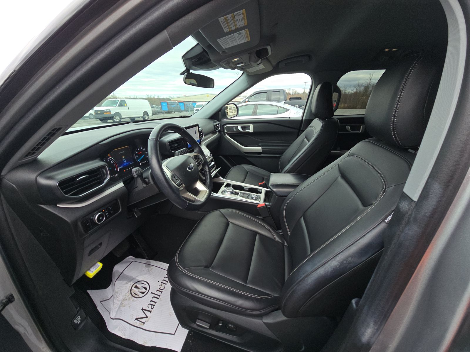 2023 Ford Explorer XLT AWD