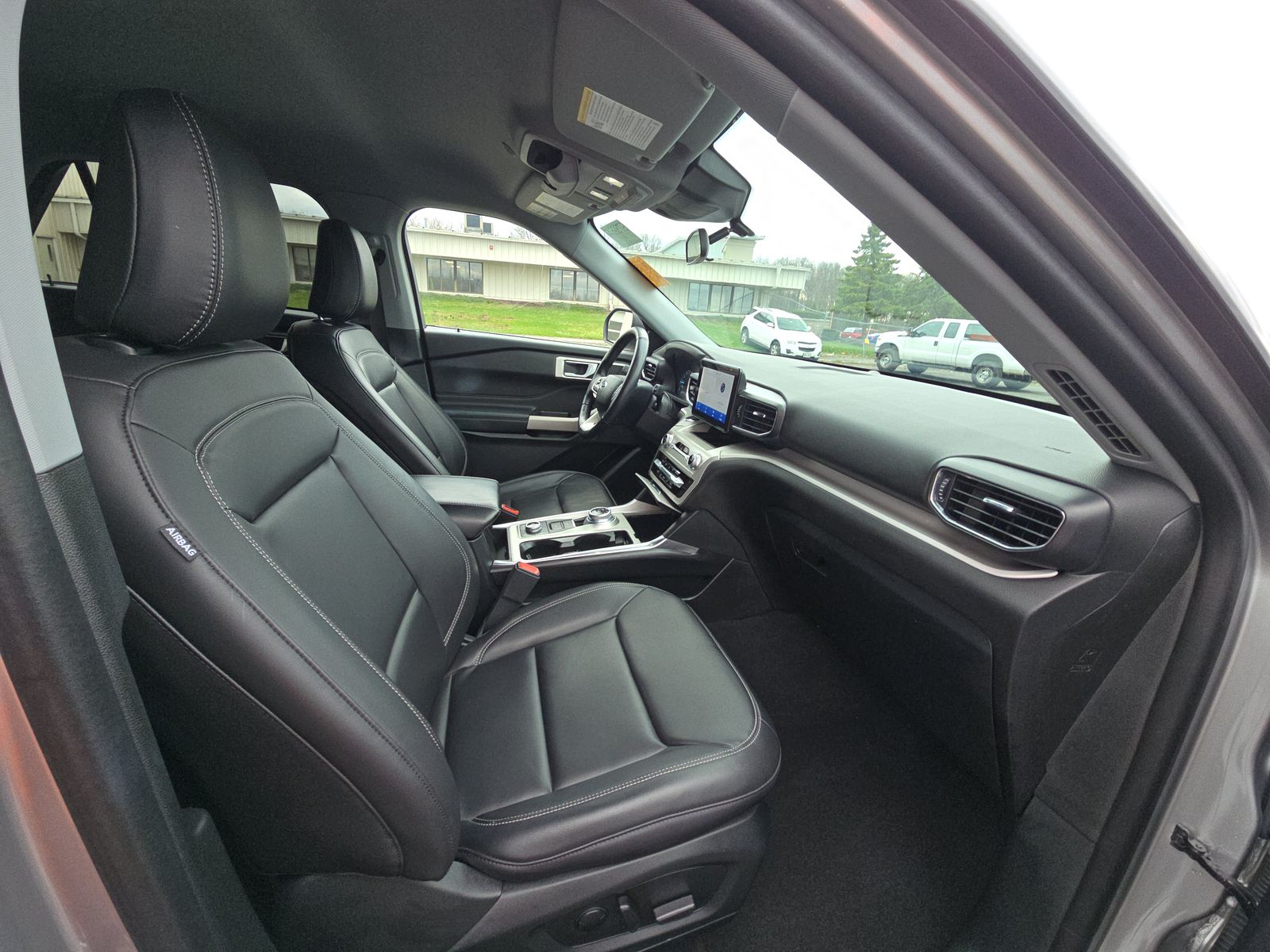 2023 Ford Explorer XLT AWD