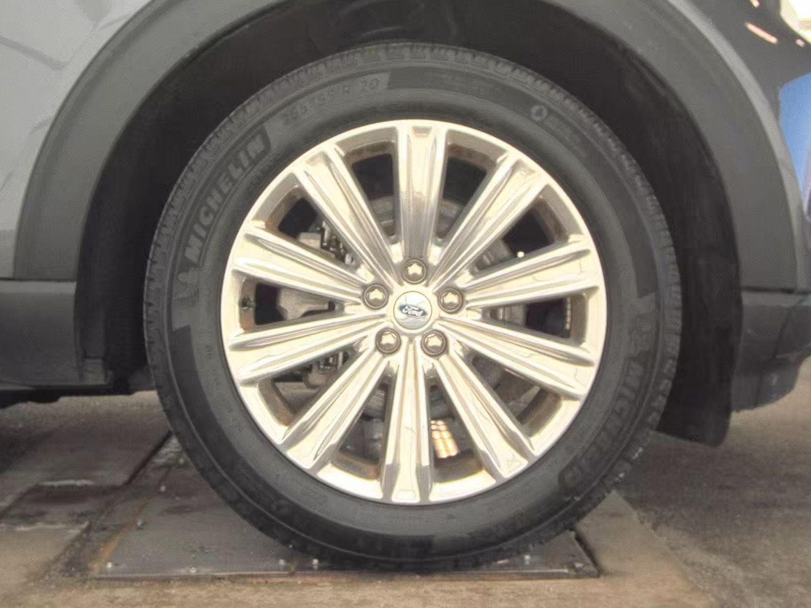 2023 Ford Explorer Limited AWD