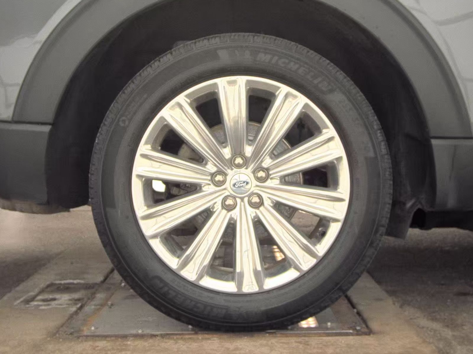 2023 Ford Explorer Limited AWD