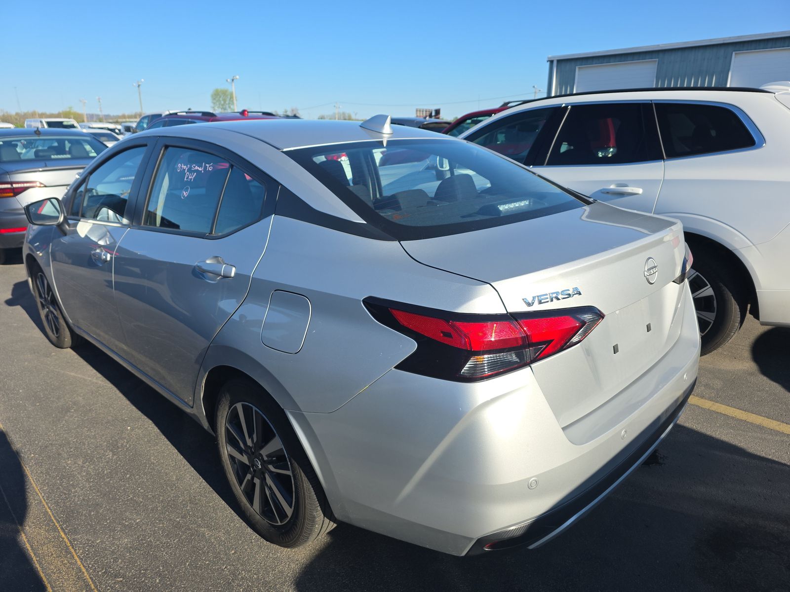 NISSAN VERSA - 7