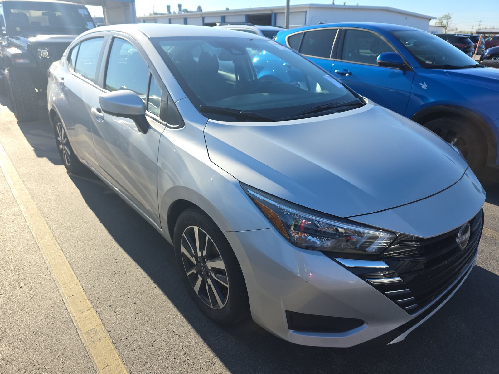 NISSAN VERSA - 4