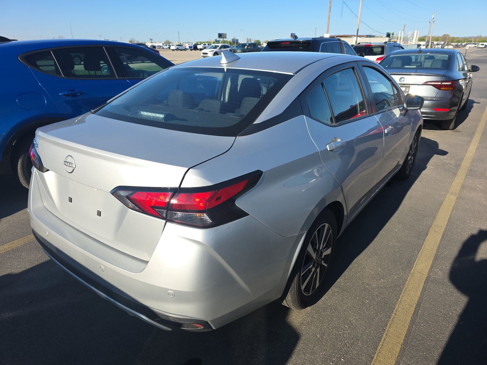 NISSAN VERSA - 5