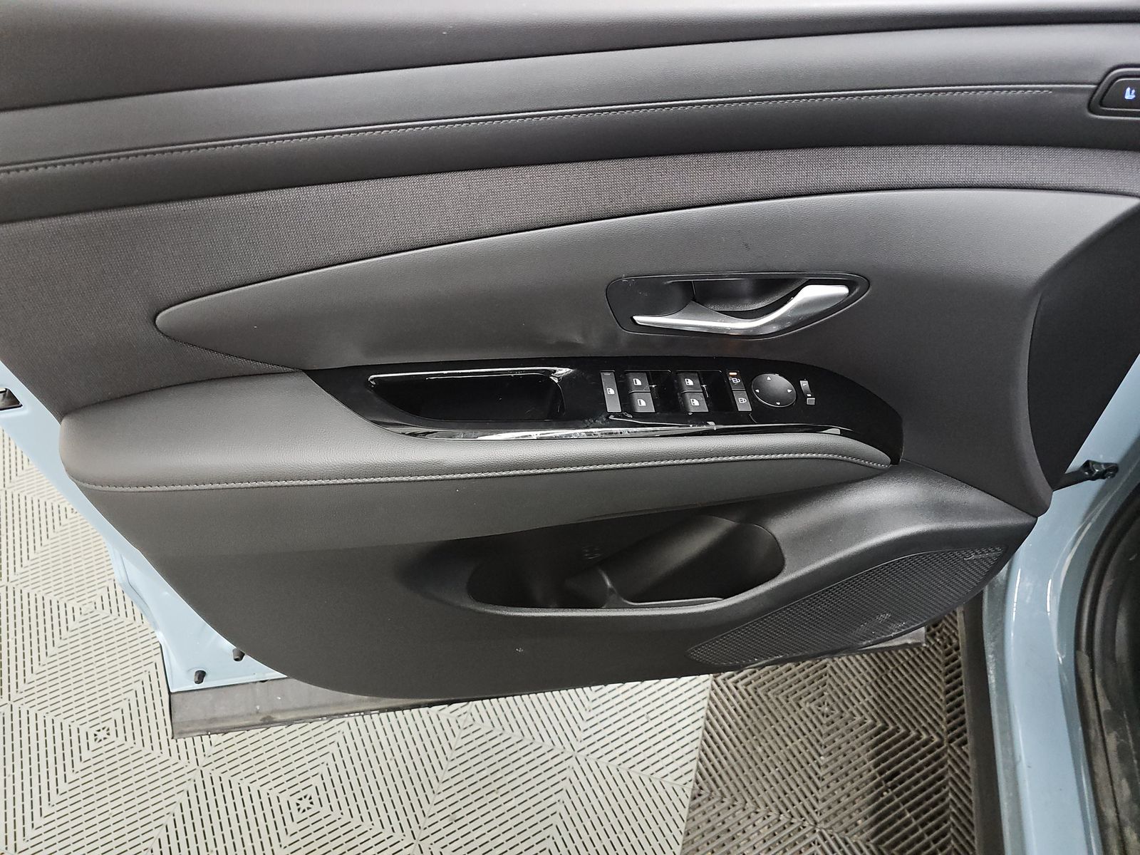 HYUNDAI LIMITED - 10