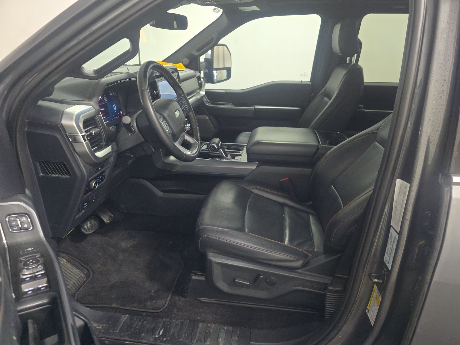 2025 Ford F-150 Lariat AWD