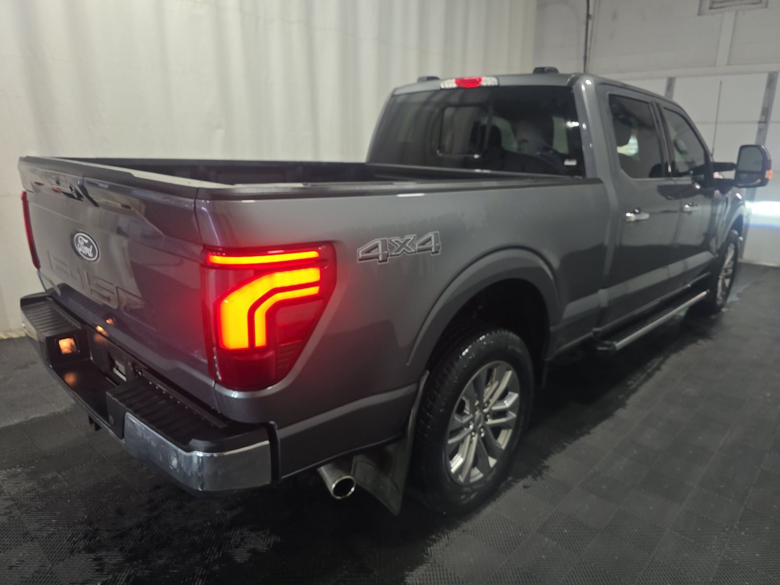 2025 Ford F-150 Lariat AWD