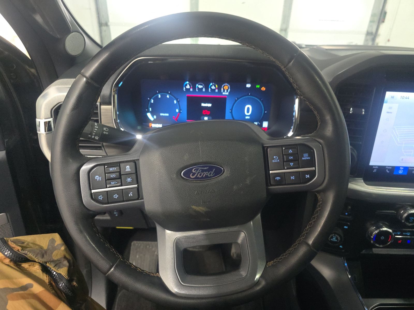 2025 Ford F-150 Lariat AWD