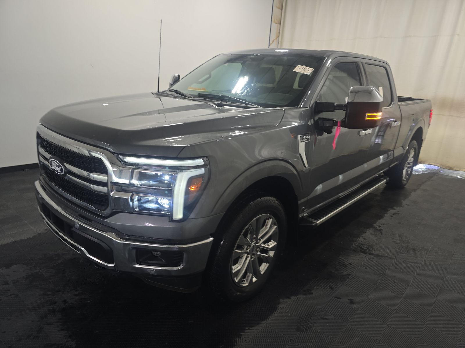2025 Ford F-150 Lariat AWD