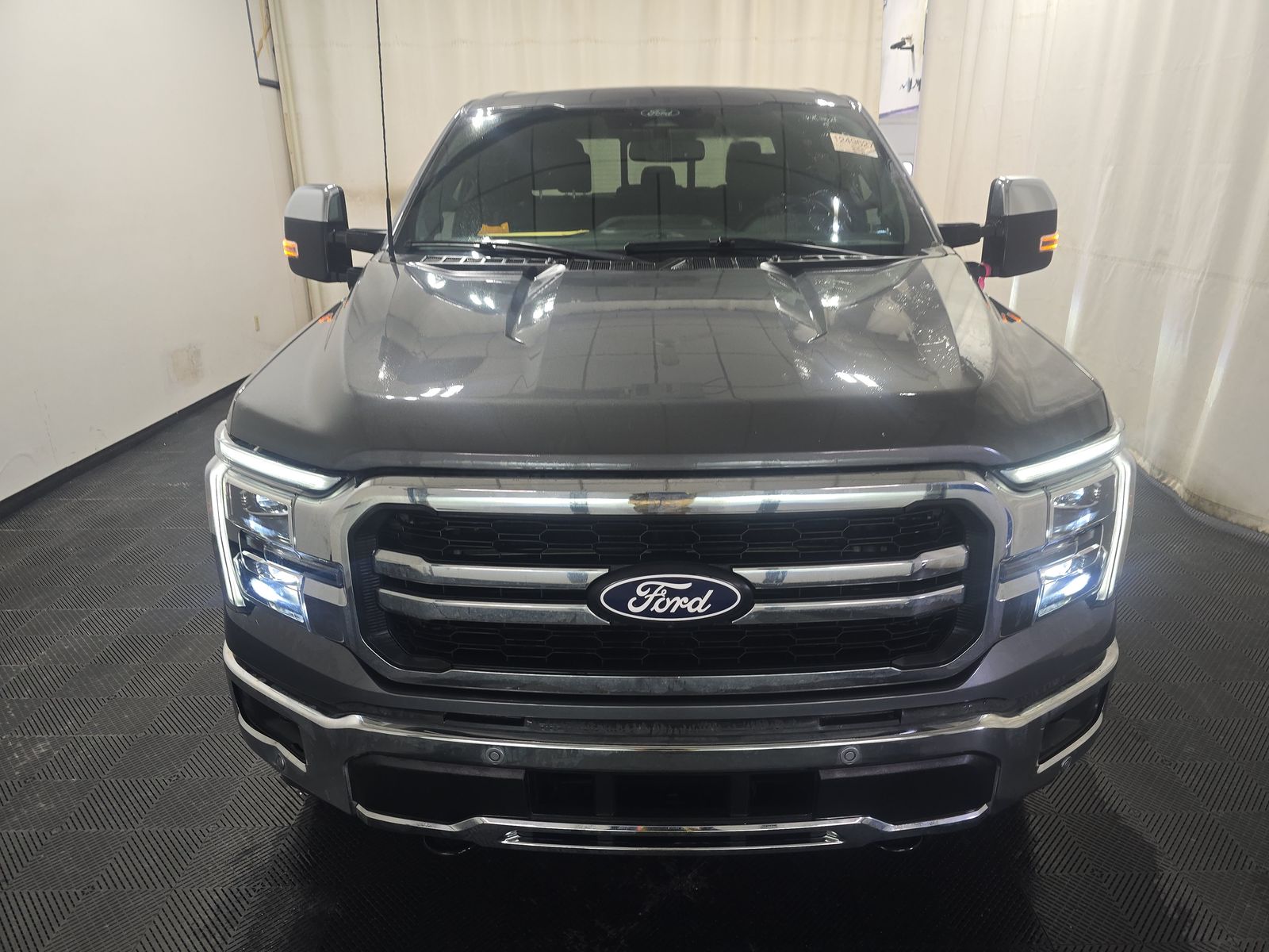 2025 Ford F-150 Lariat AWD