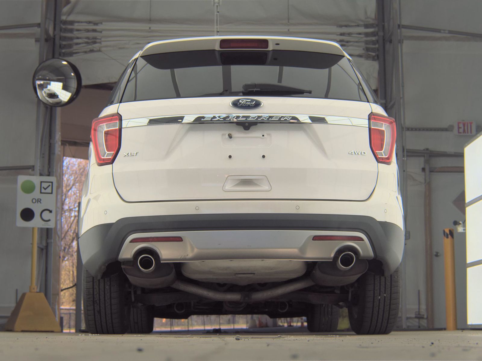 FORD EXPLORER - 8