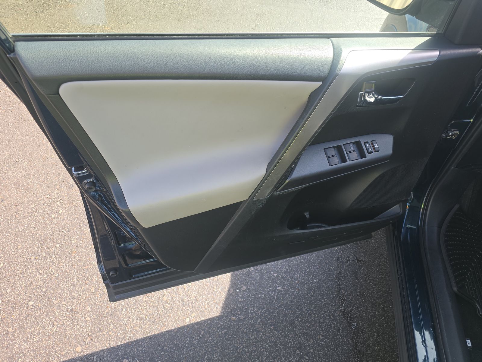 2017 Toyota RAV4 XLE FWD