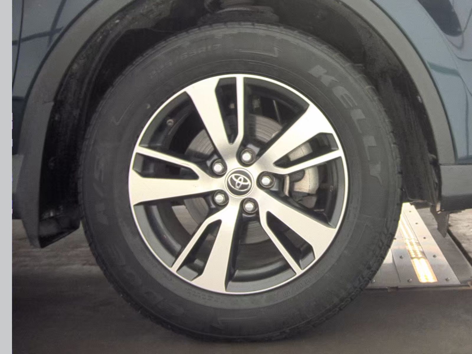 2017 Toyota RAV4 XLE FWD