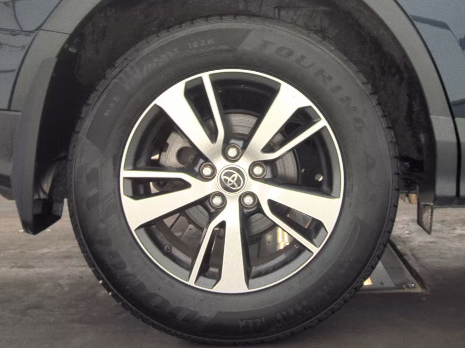 2017 Toyota RAV4 XLE FWD