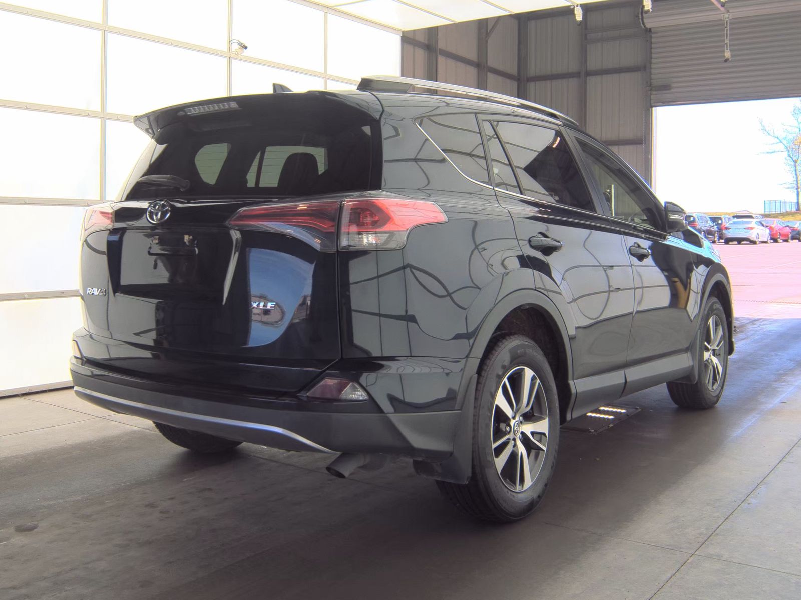 2017 Toyota RAV4 XLE FWD