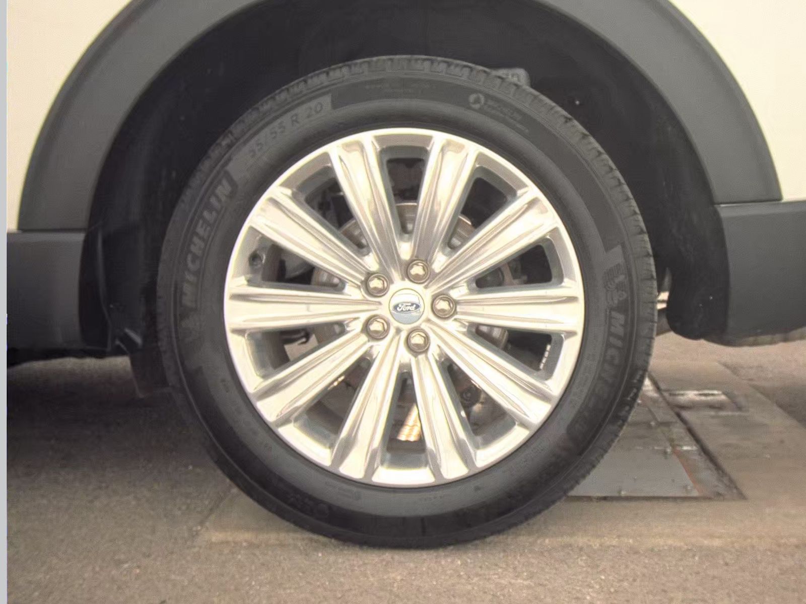 2023 Ford Explorer Limited AWD