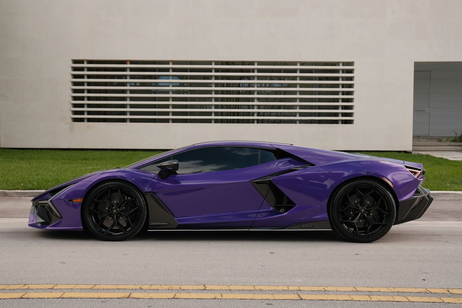 2024 Lamborghini Revuelto Base AWD