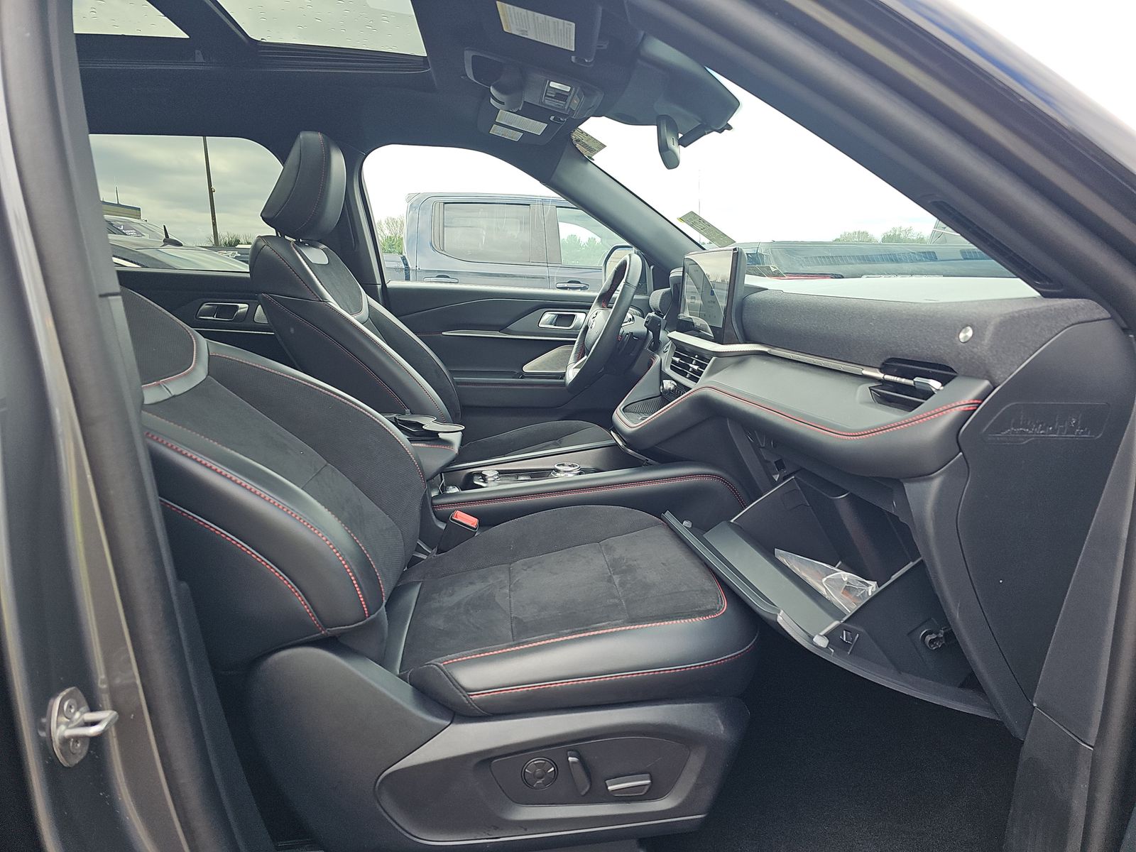 2025 Ford Explorer ST AWD