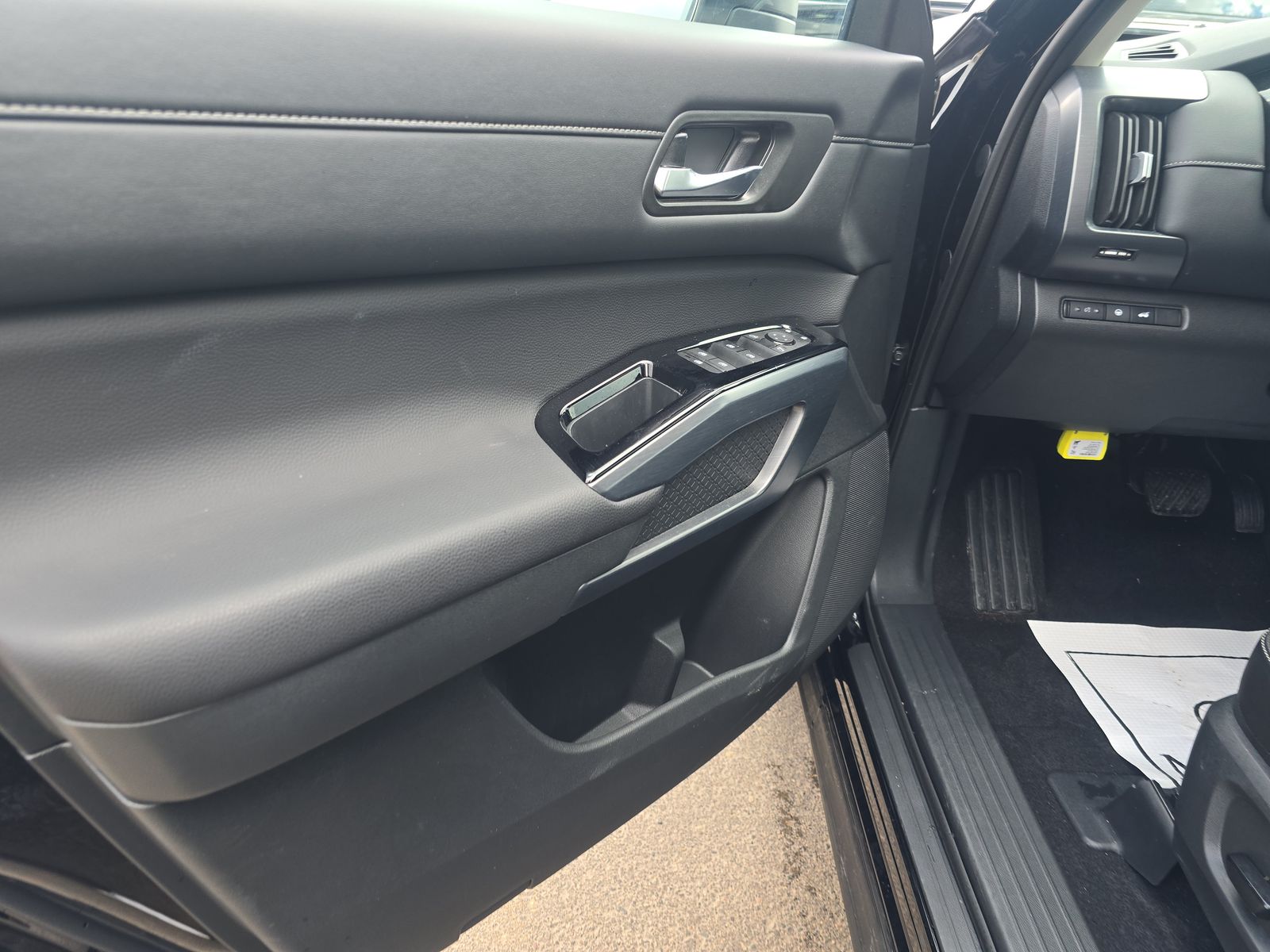 2025 Nissan Pathfinder SL AWD