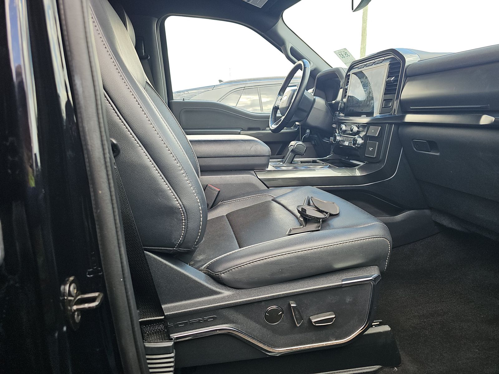 2022 Ford F-150 Hybrid Lariat AWD