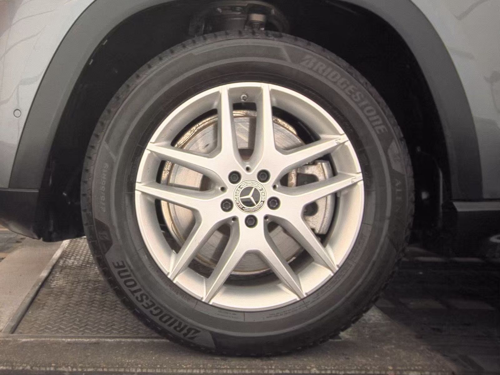 MERCEDES-BENZ GLS - 10