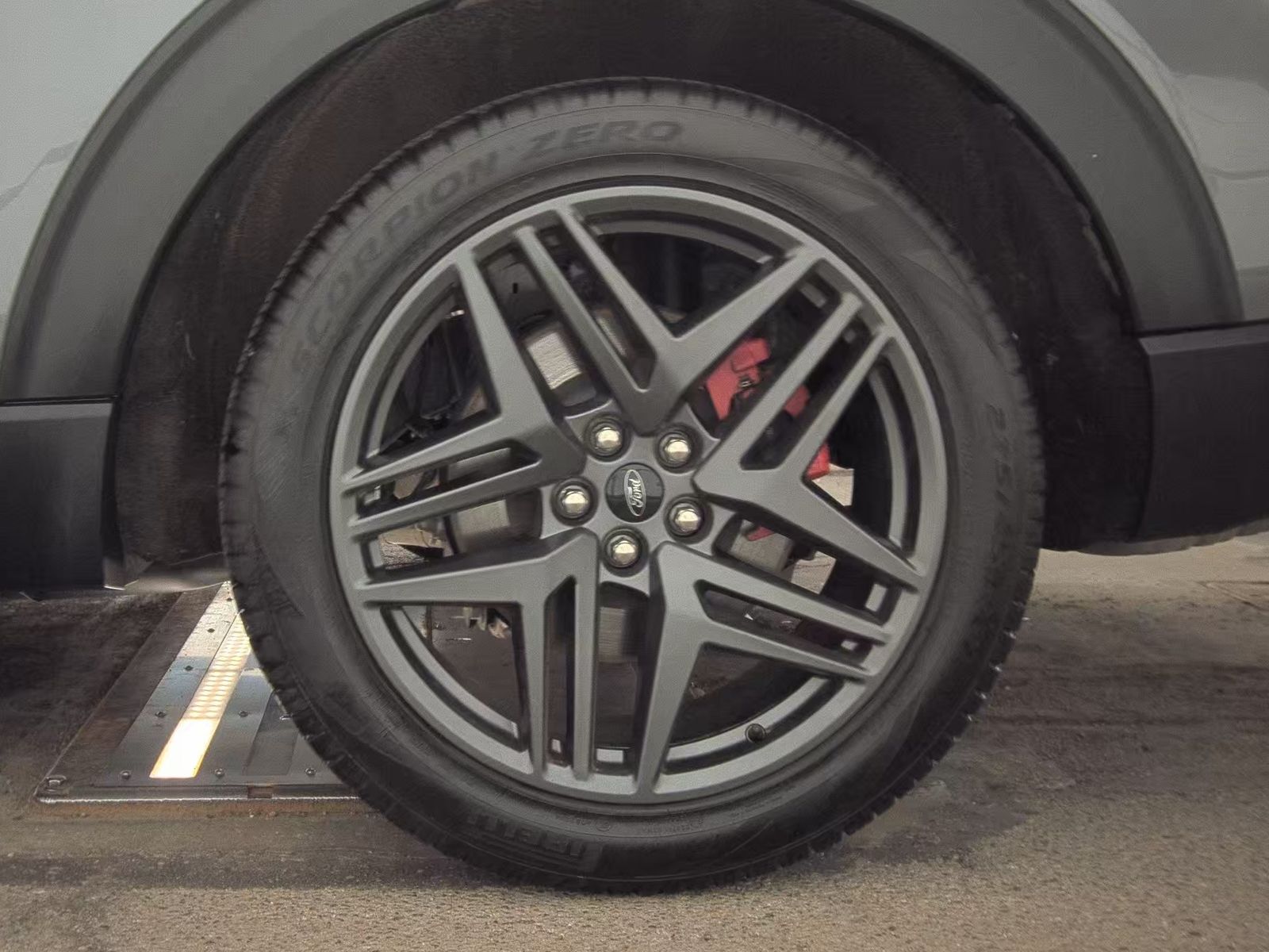 2025 Ford Explorer ST AWD