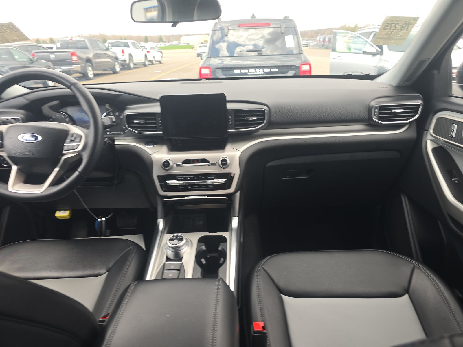 2023 Ford Explorer XLT AWD