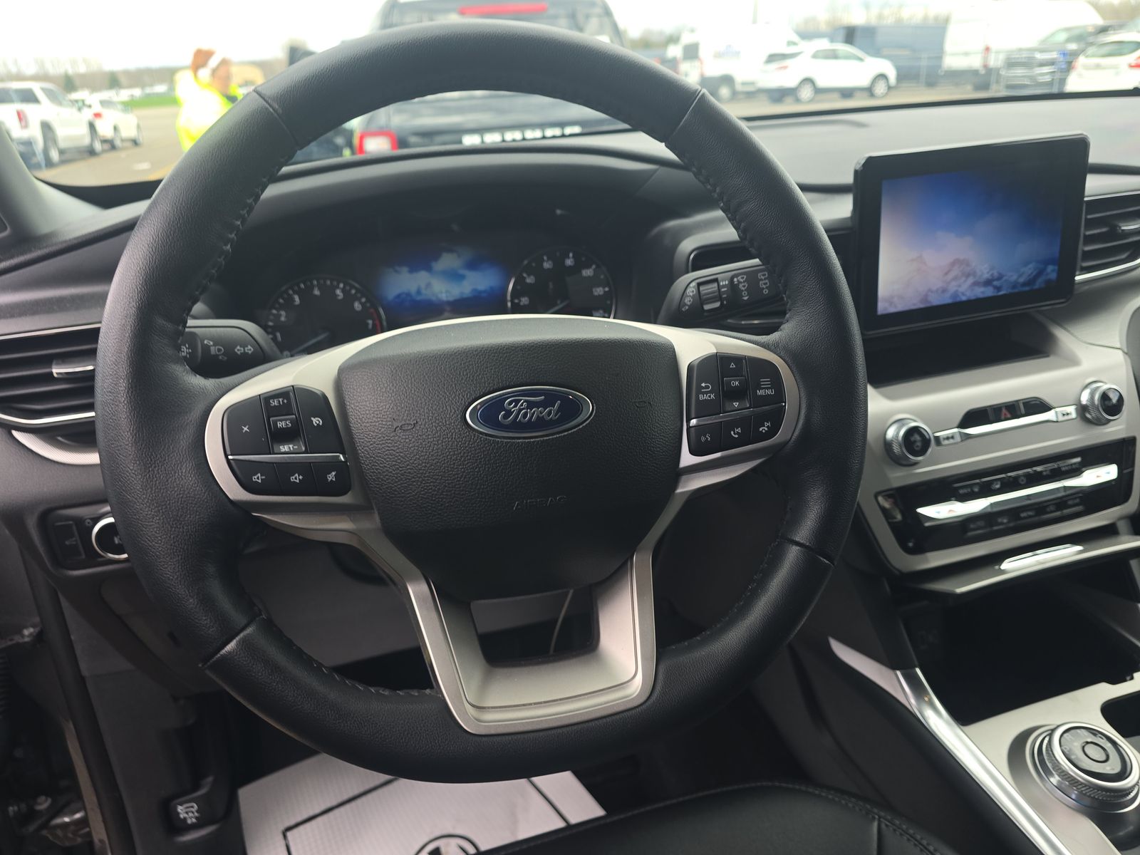 2023 Ford Explorer XLT AWD