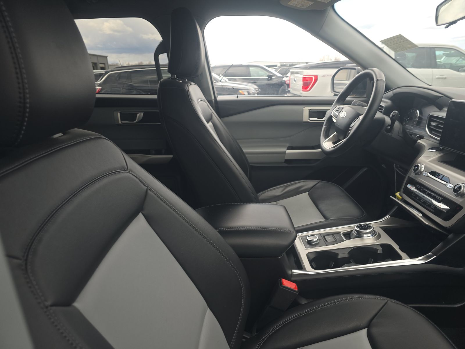 2023 Ford Explorer XLT AWD