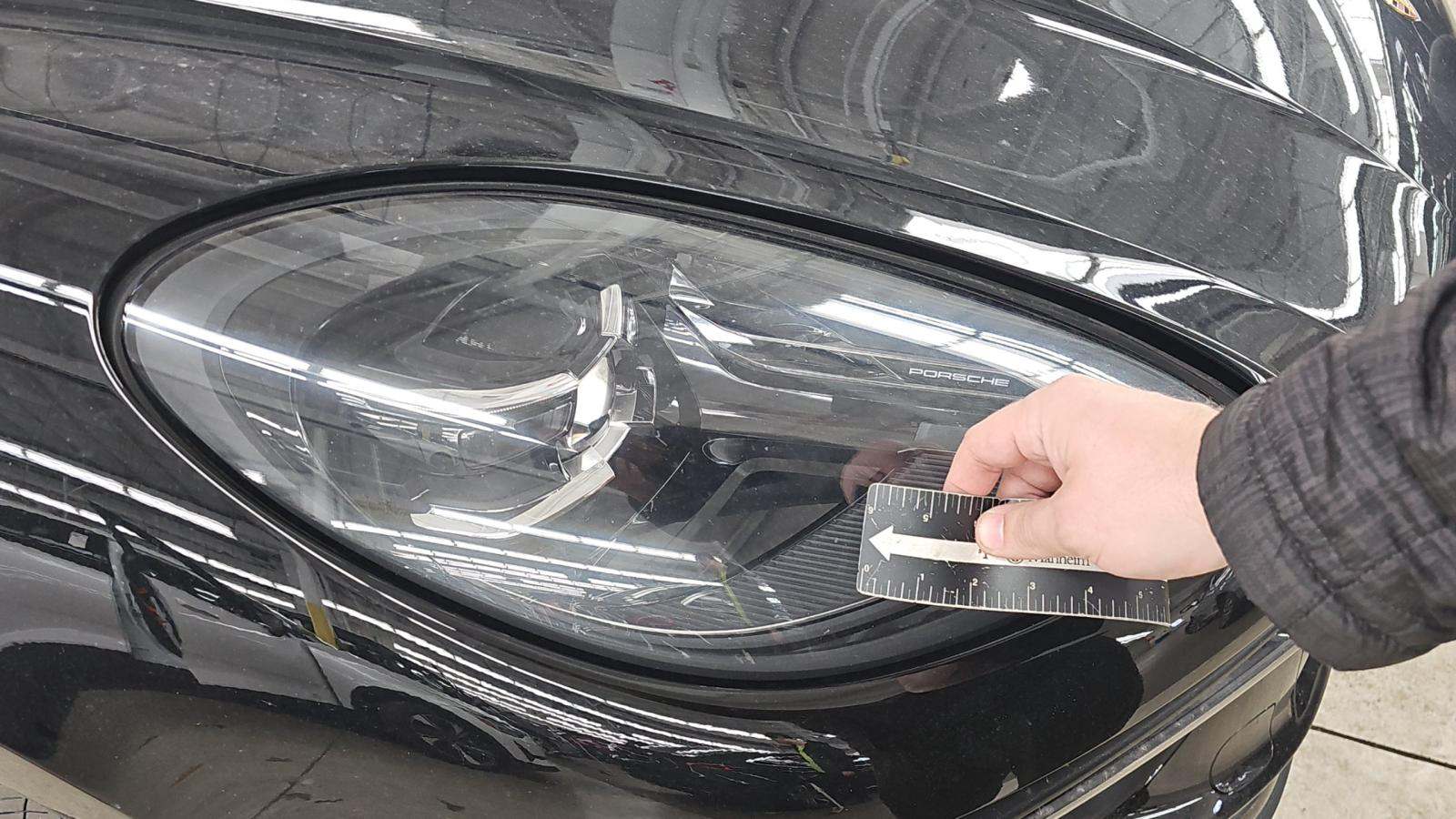 2022 Porsche Macan Base AWD