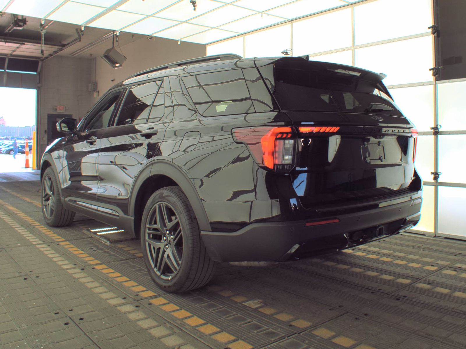 2025 Ford Explorer ST-Line AWD