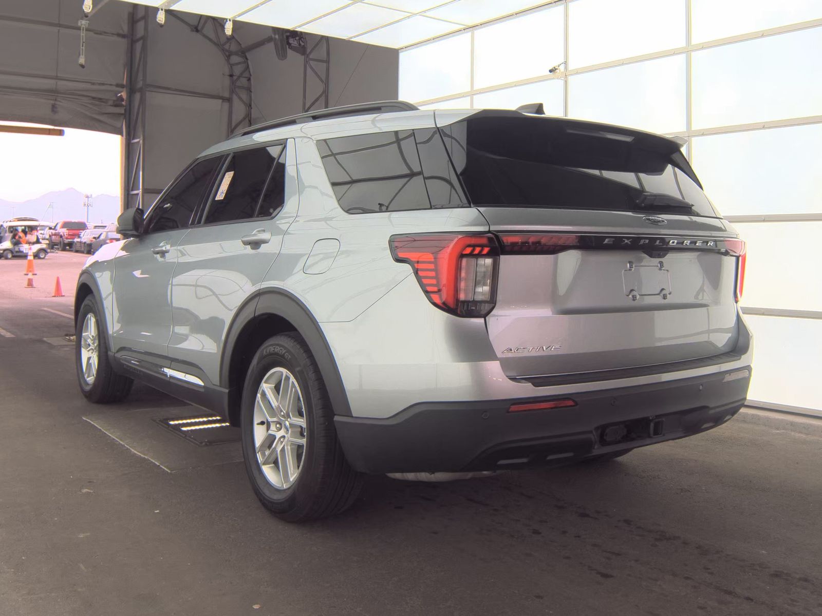 2025 Ford Explorer Active RWD