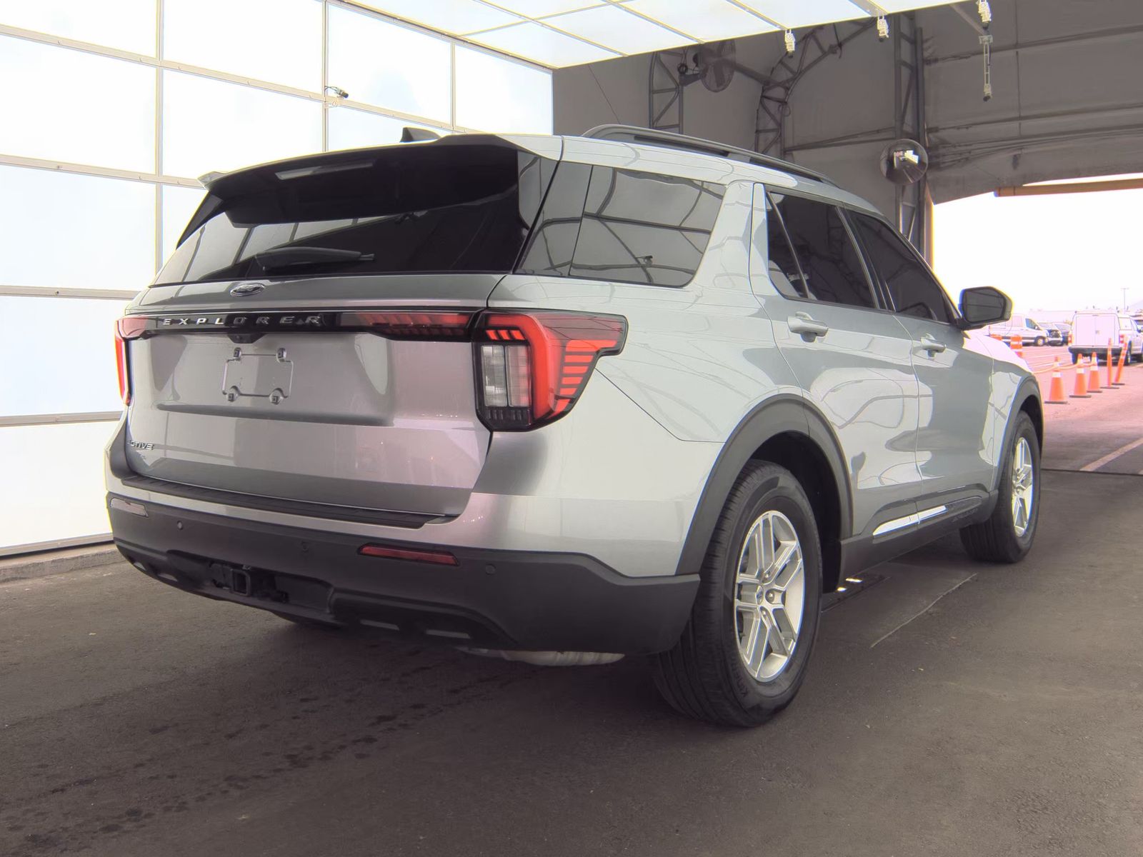 2025 Ford Explorer Active RWD