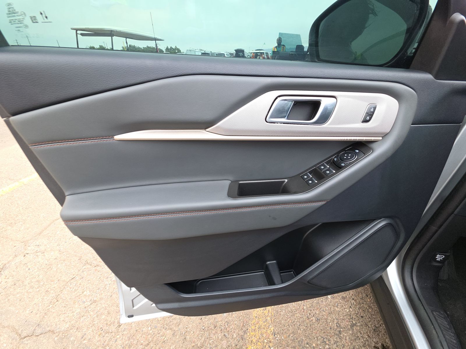 2025 Ford Explorer Active RWD