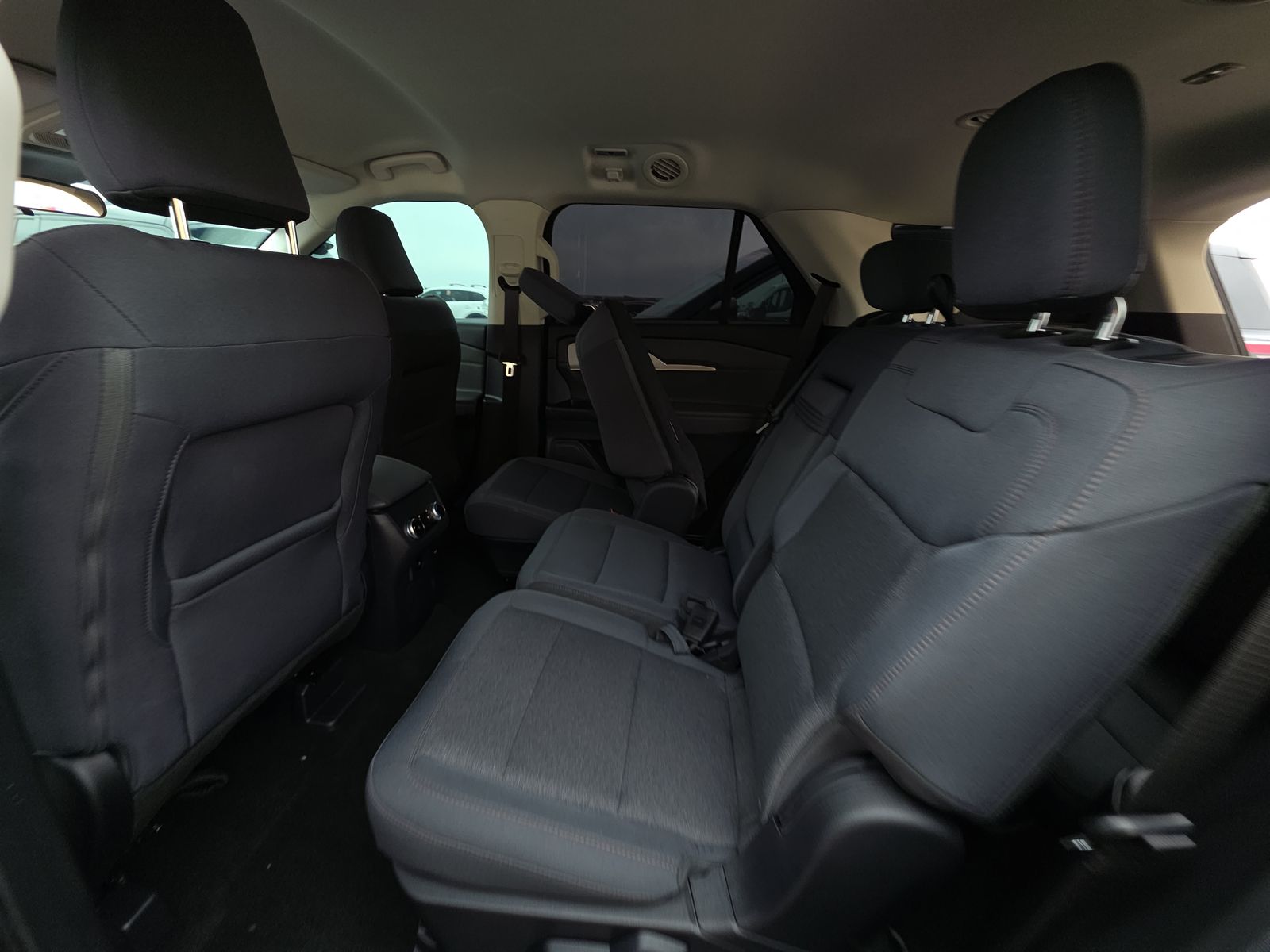 2025 Ford Explorer Active RWD