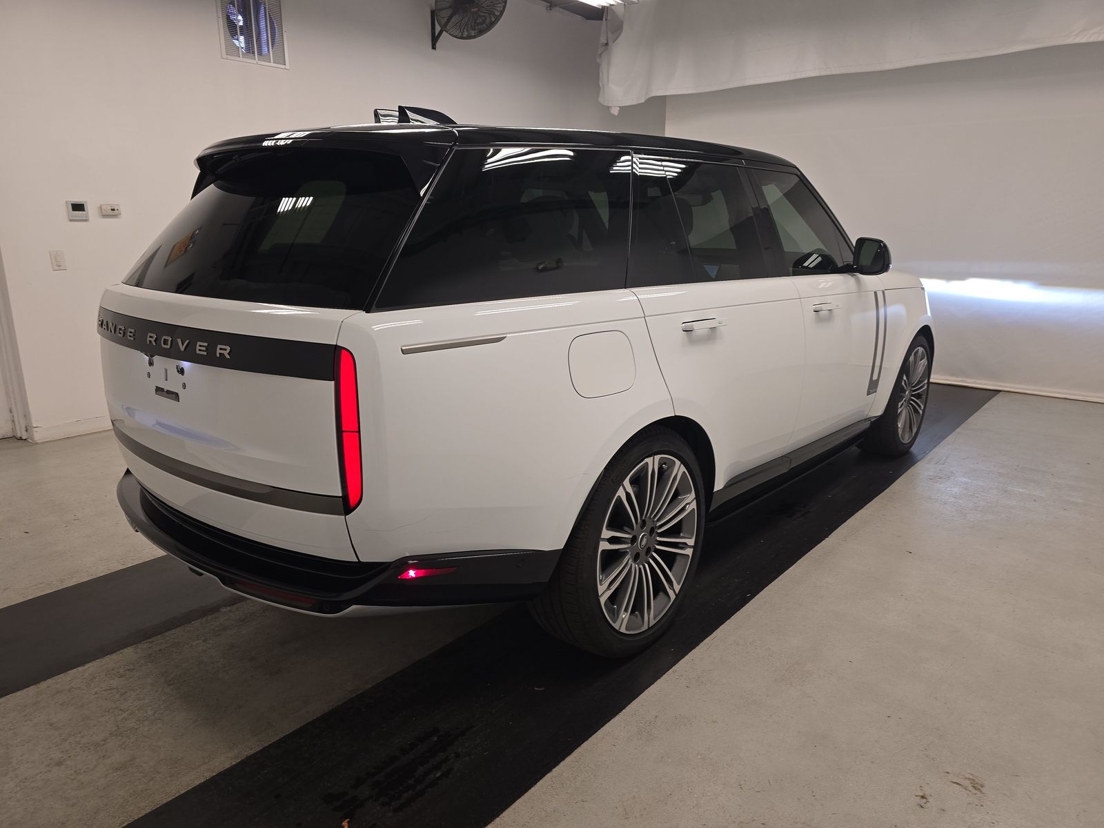 2025 Land Rover Range Rover Autobiography AWD