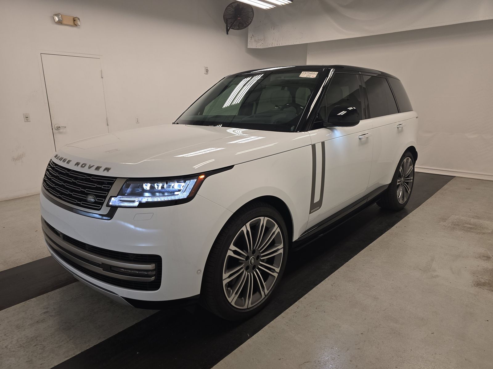 2025 Land Rover Range Rover Autobiography AWD