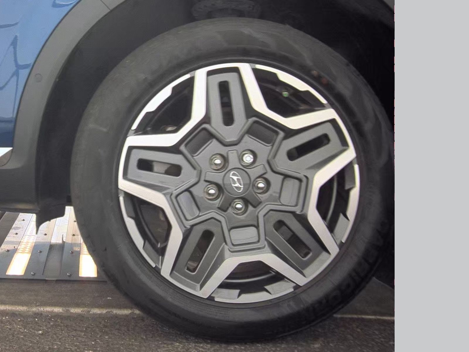 HYUNDAI LIMITED - 10