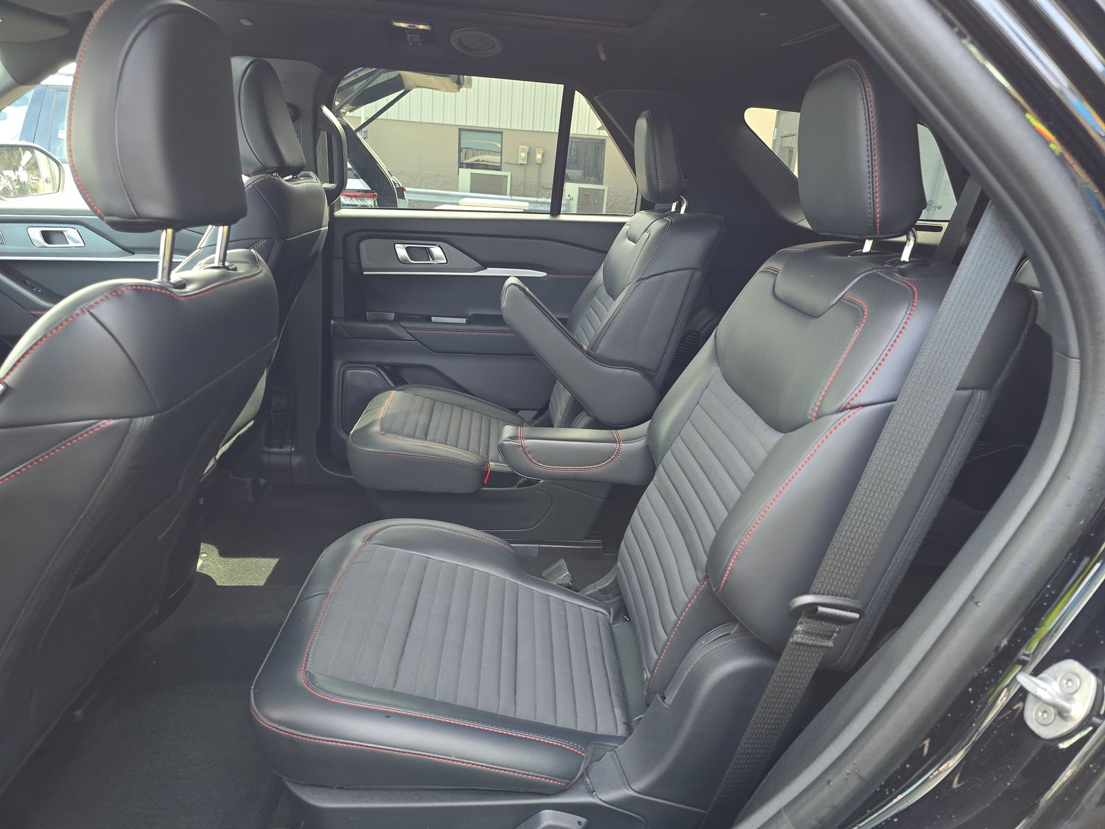 2025 Ford Explorer ST-Line AWD