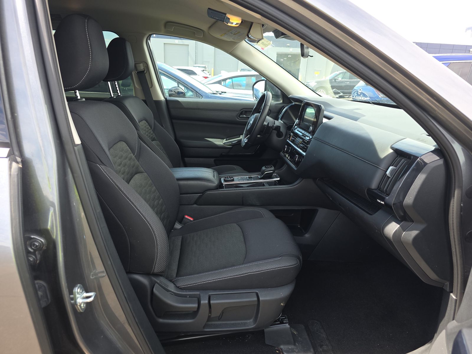 2025 Nissan Pathfinder SV AWD