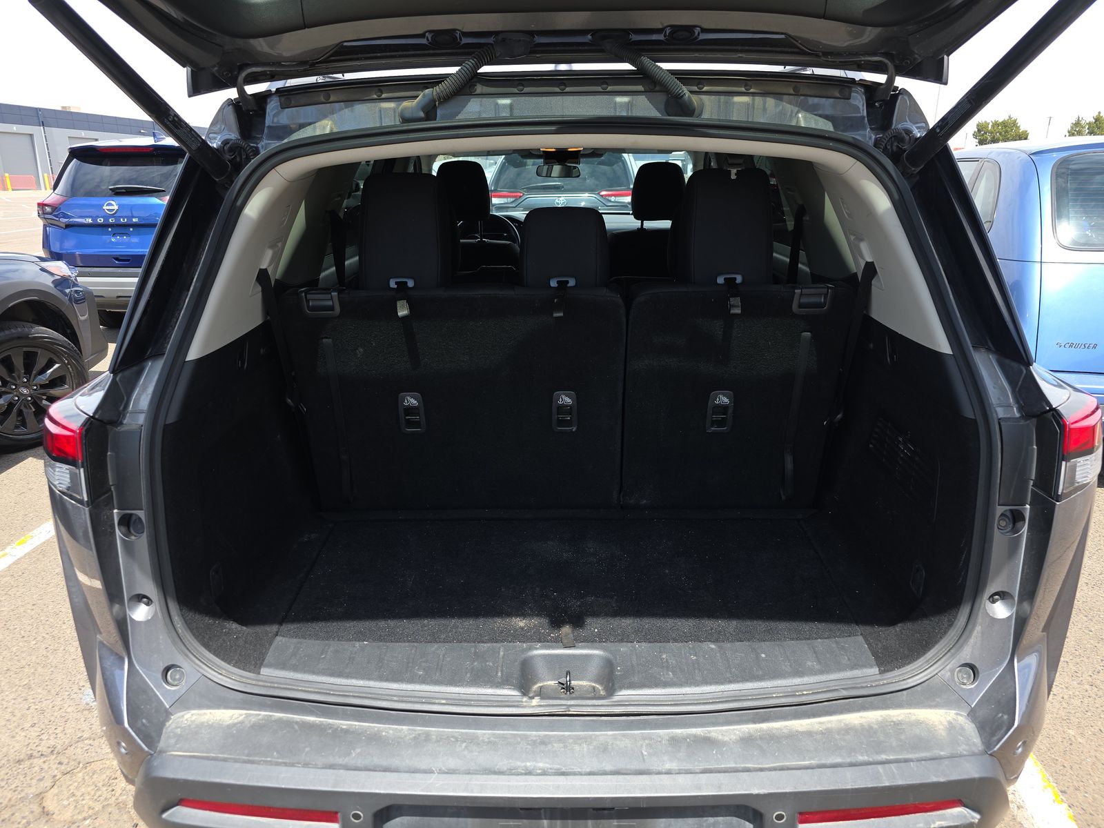 2025 Nissan Pathfinder SV AWD