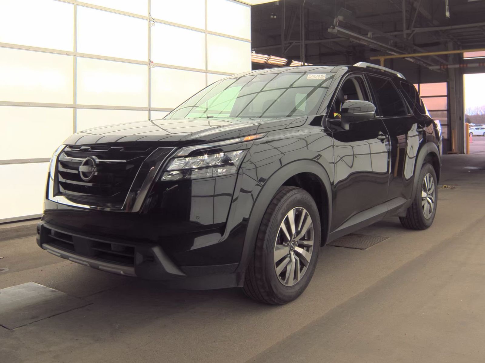 2025 Nissan Pathfinder SL AWD