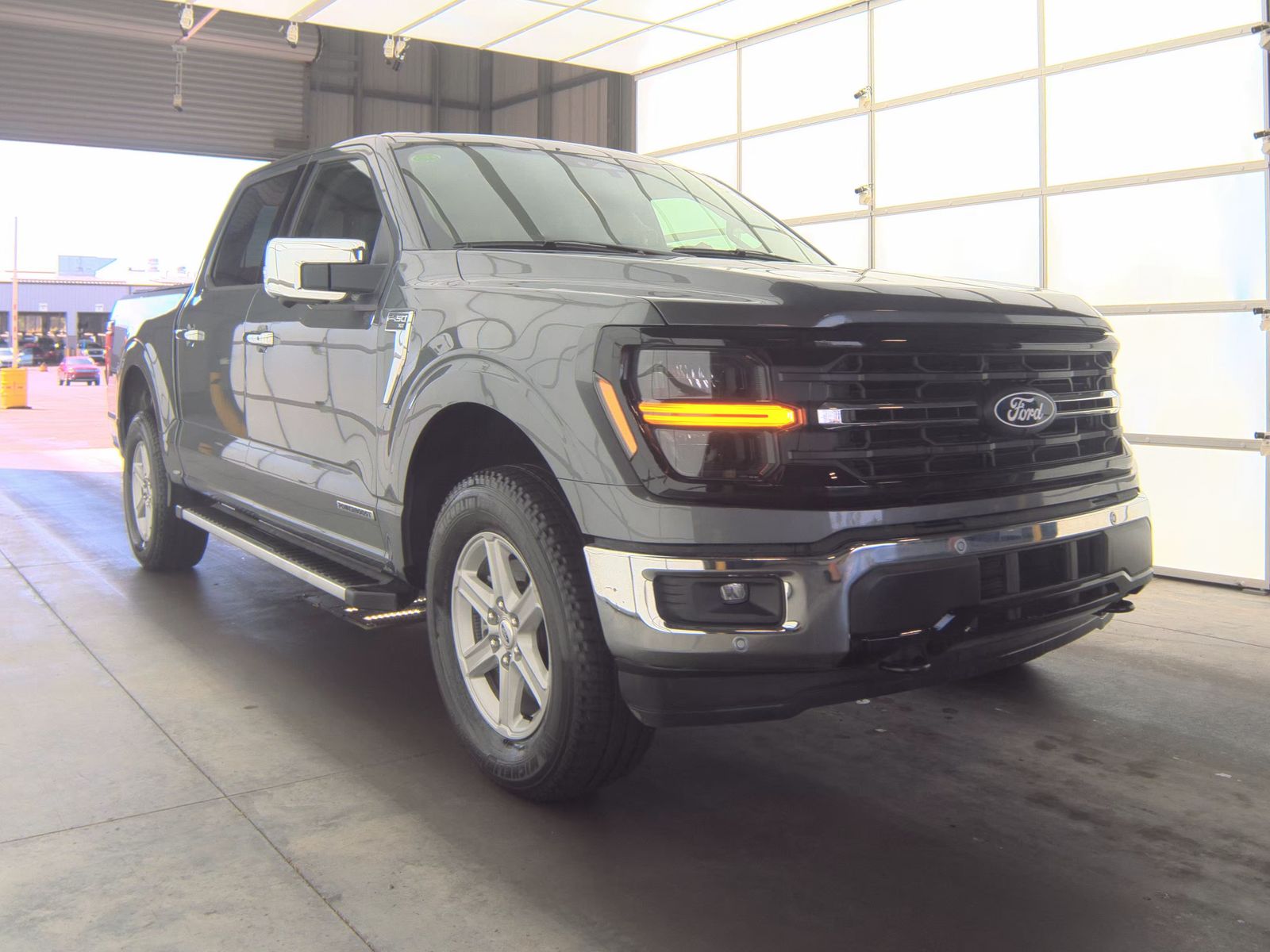 2025 Ford F-150 Hybrid XLT AWD