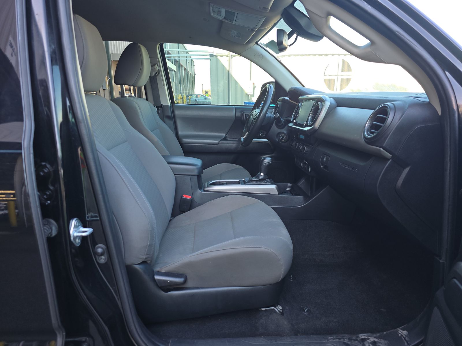 2022 Toyota Tacoma SR5 AWD