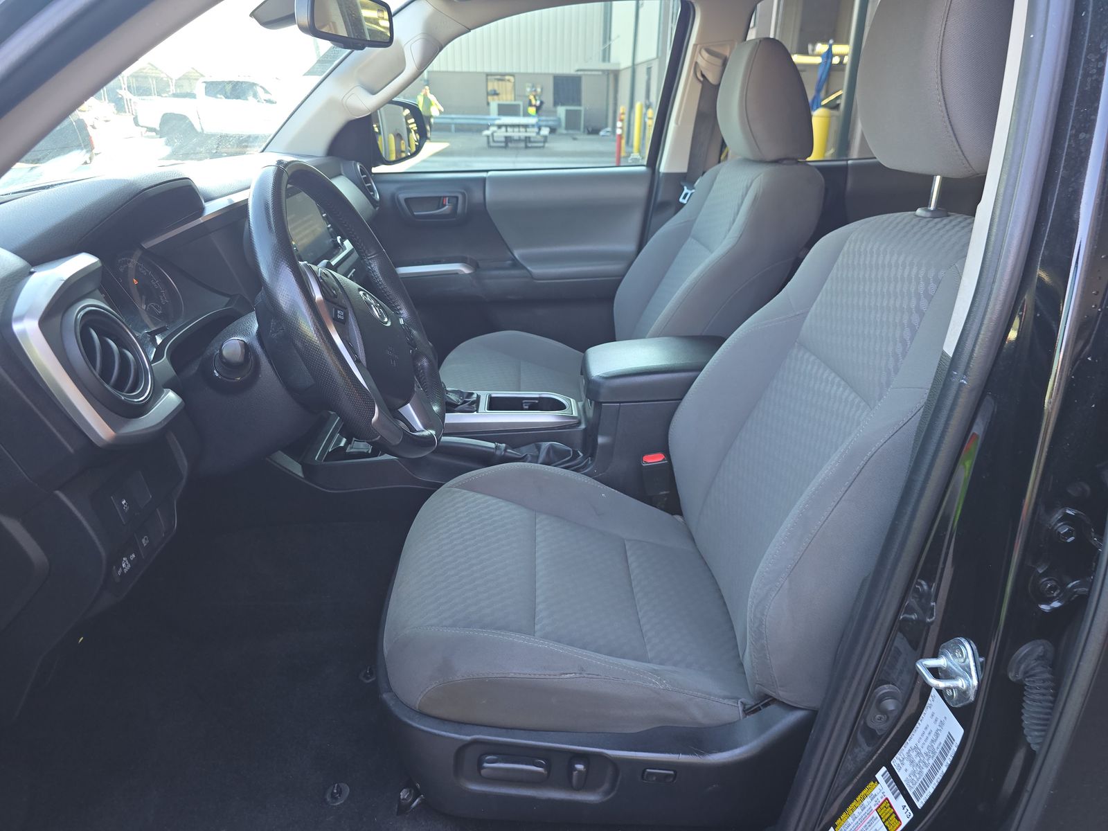 2022 Toyota Tacoma SR5 AWD