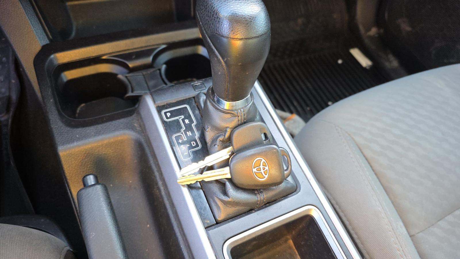 2022 Toyota Tacoma SR5 AWD